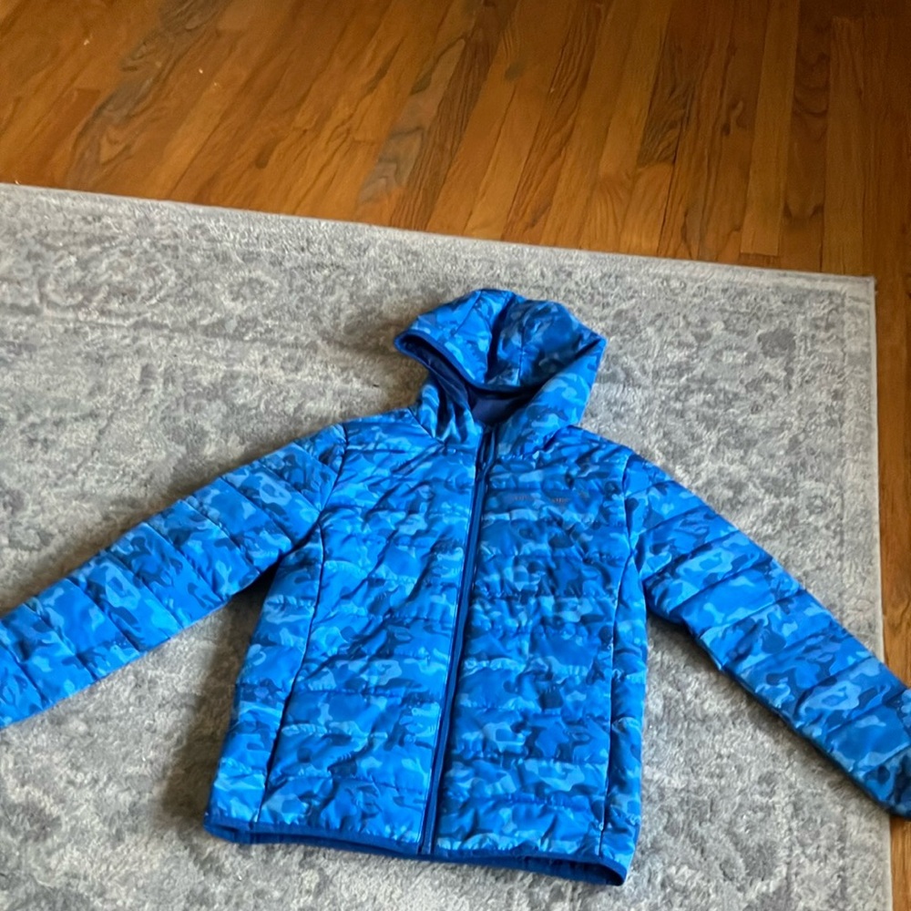 Vineyard vines blue cameo puffer jacket  boys size medium 12-14